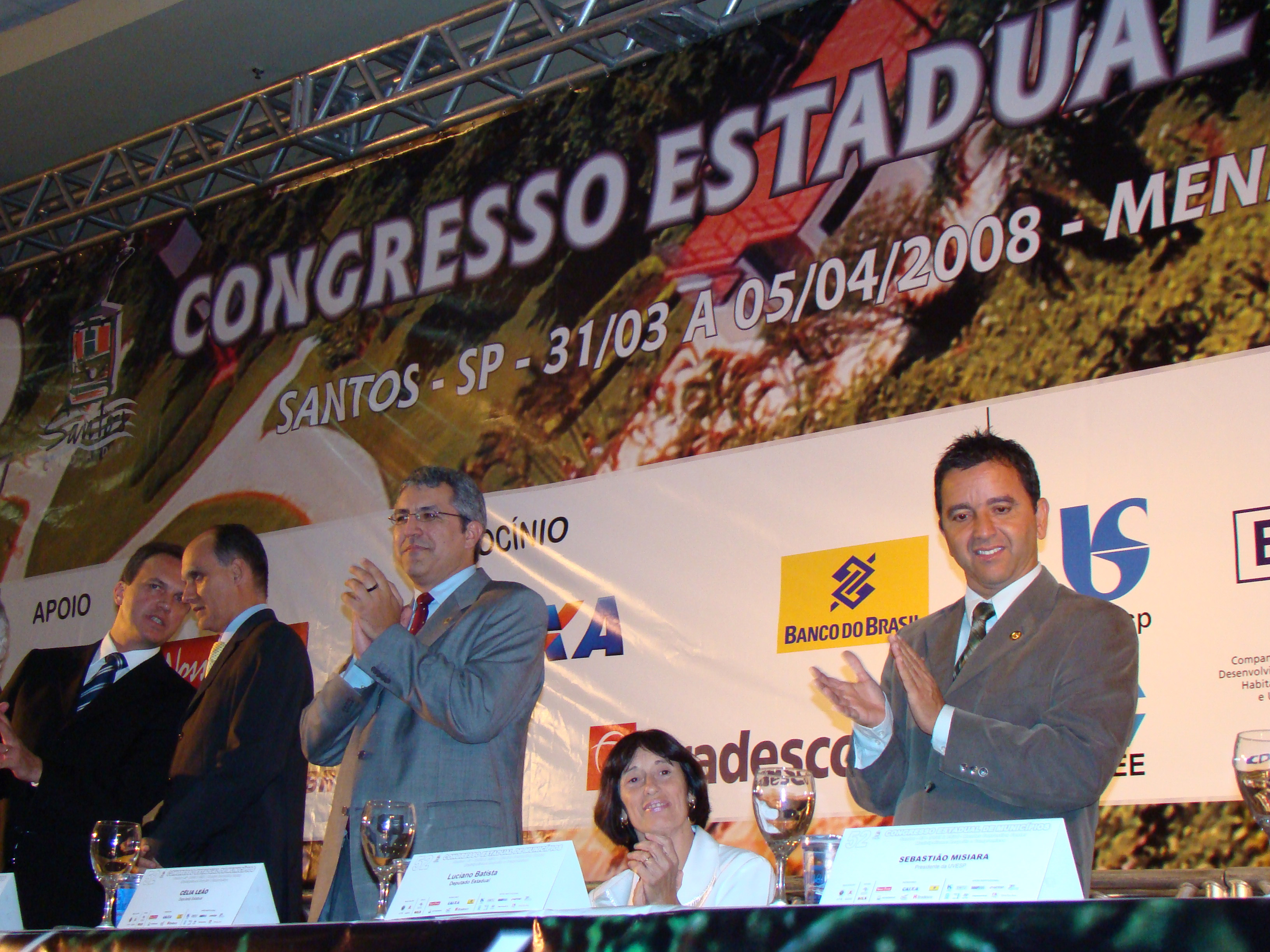 Deputado Luciano Batista no Congresso de Municpios<a style='float:right;color:#ccc' href='https://www3.al.sp.gov.br/repositorio/noticia/04-2008/LUCIANO BATISTA CONGRE MUNICIPIOS.jpg' target=_blank><i class='bi bi-zoom-in'></i> Clique para ver a imagem </a>